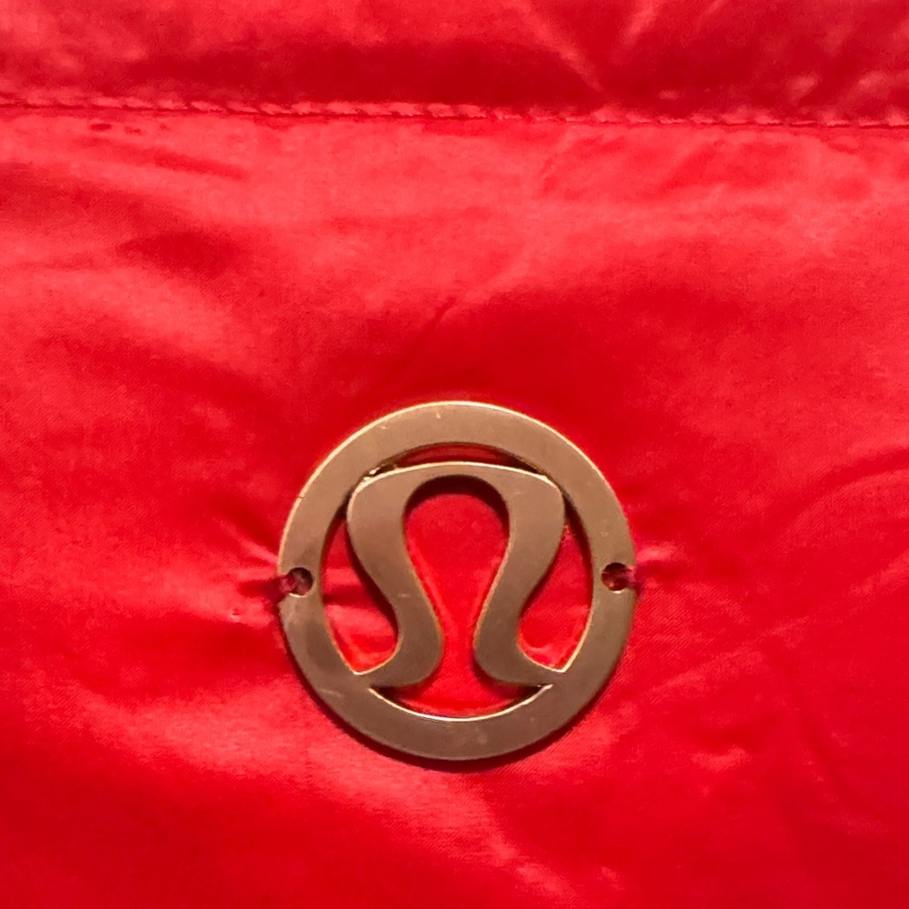 lululemon athletica Vibrant Red Quilted Puffer Jacket - Picture 15 of 16